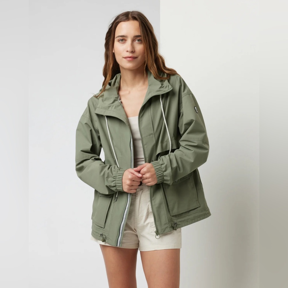 Vuori Elijo Rain Jacket in Pistachio